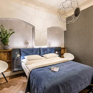 Mooo By The Castle Apartmanhotel